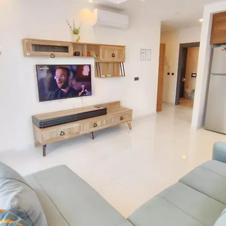5 Star Facilities/walking Distance To Amenities And The アパート アランヤ
